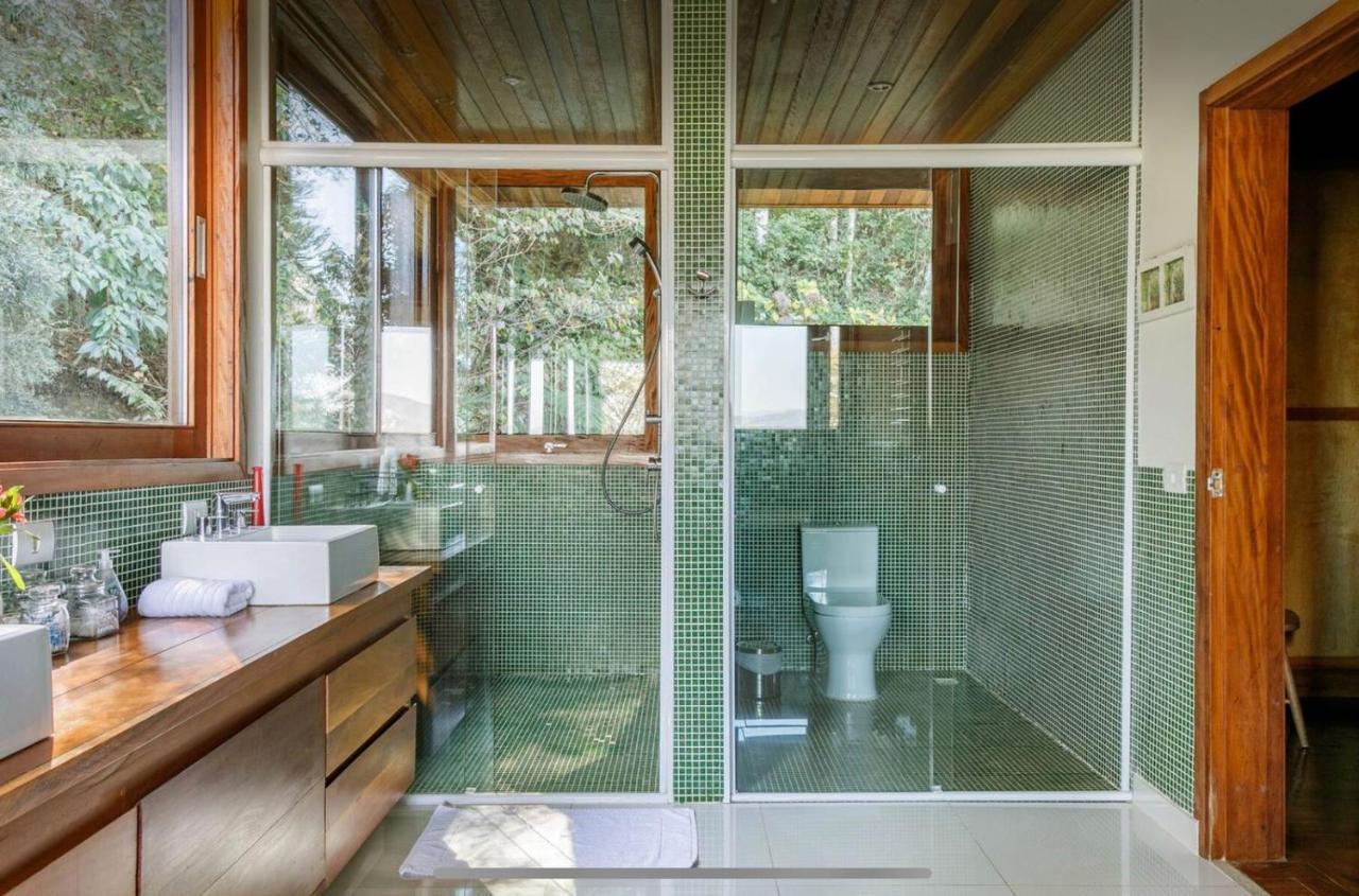 Вилла Casa De Vidro Com Vista Mantiqueira - Com Cafe E Staff Кампус-ду-Жордау Экстерьер фото