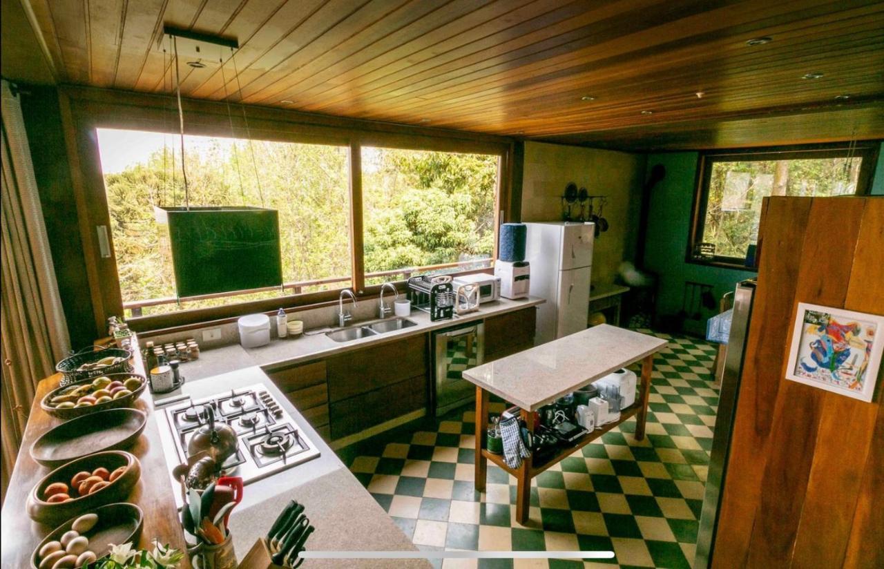 Вилла Casa De Vidro Com Vista Mantiqueira - Com Cafe E Staff Кампус-ду-Жордау Экстерьер фото