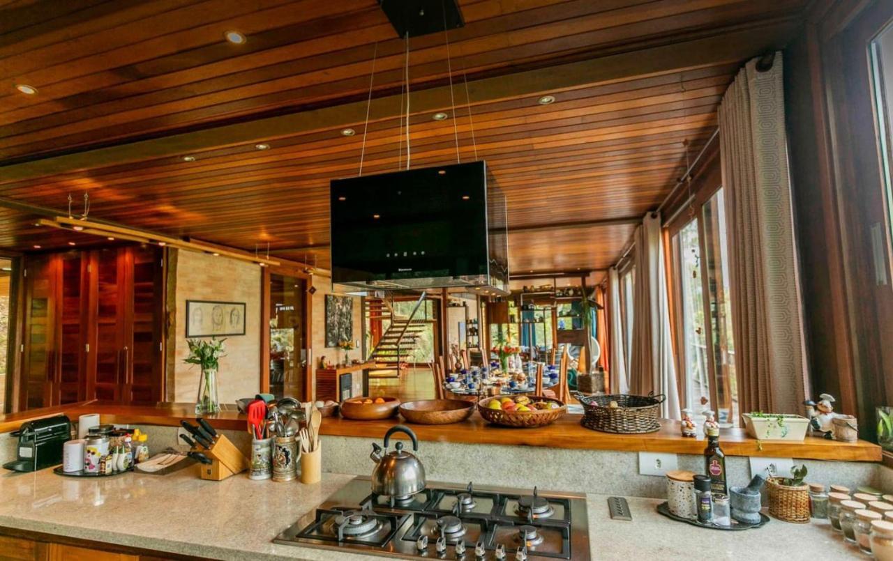 Вилла Casa De Vidro Com Vista Mantiqueira - Com Cafe E Staff Кампус-ду-Жордау Экстерьер фото