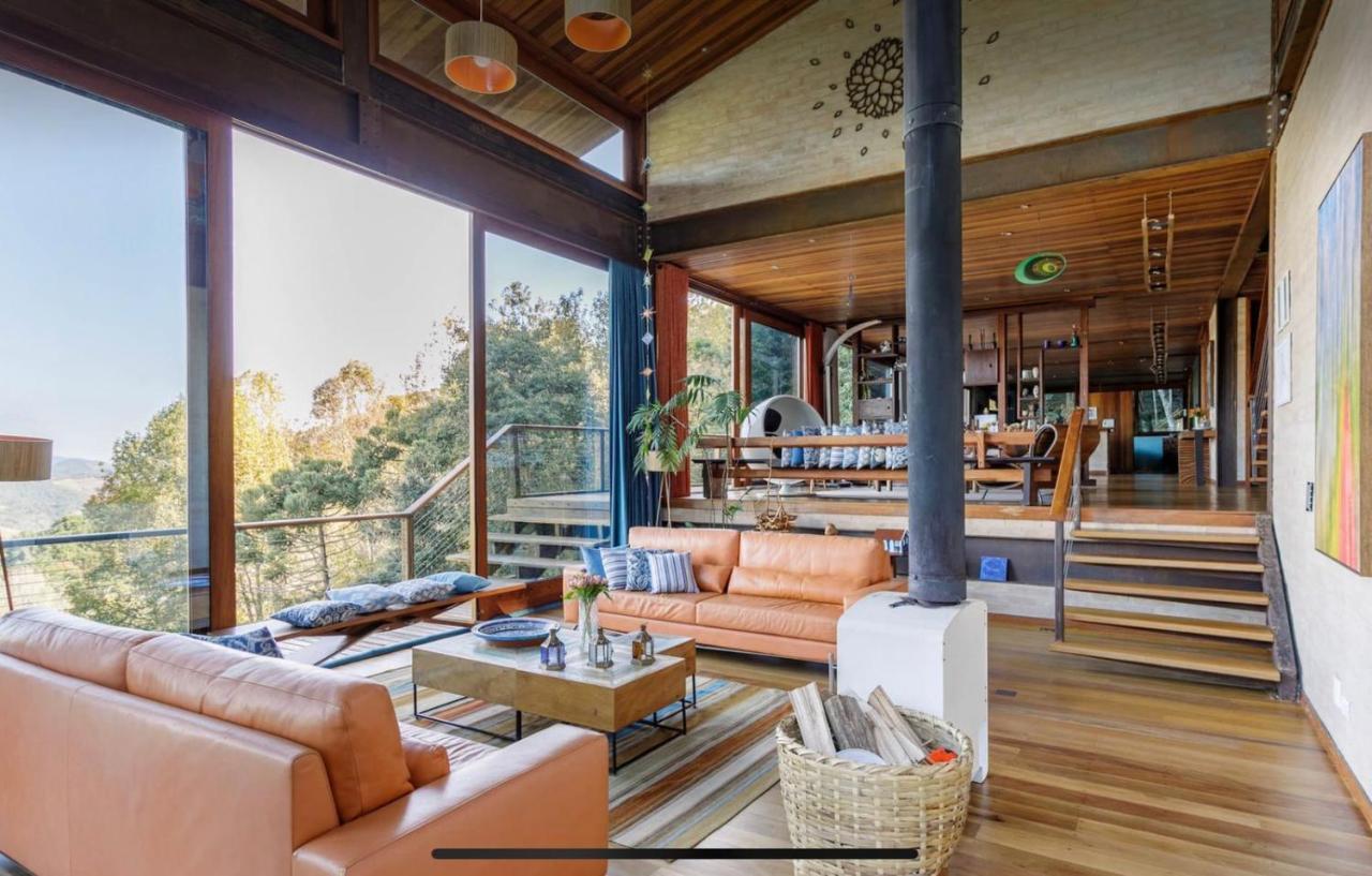 Вилла Casa De Vidro Com Vista Mantiqueira - Com Cafe E Staff Кампус-ду-Жордау Экстерьер фото